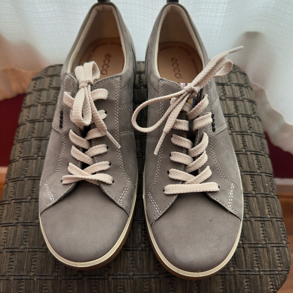 Ecco Chase Women's Grey Sneakers